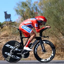 Mas beperkt schade in Vuelta-tijdrit, Roglic naar tweede plek in klassement
