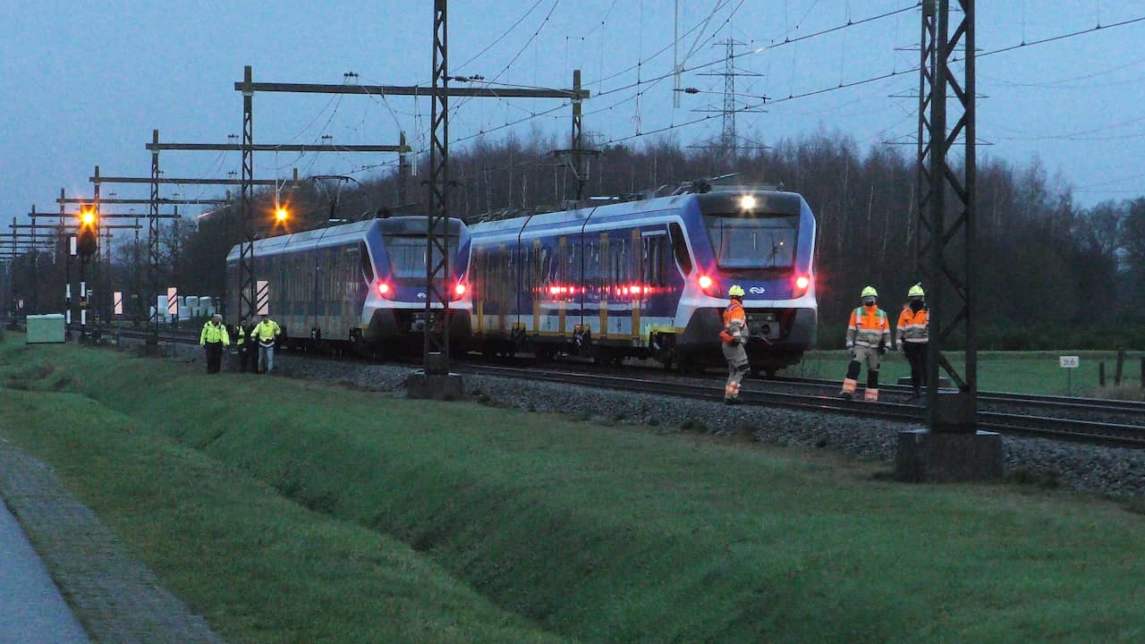 Dode na botsing met trein op onbewaakte spoorwegovergang Wijster