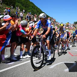 Van der Poel loodst Philipsen naar winst in spectaculaire overgangsrit Tour
