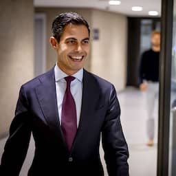 D66 loopt na briefstemmen uit op PVV, restzetel lijkt bij SP te blijven