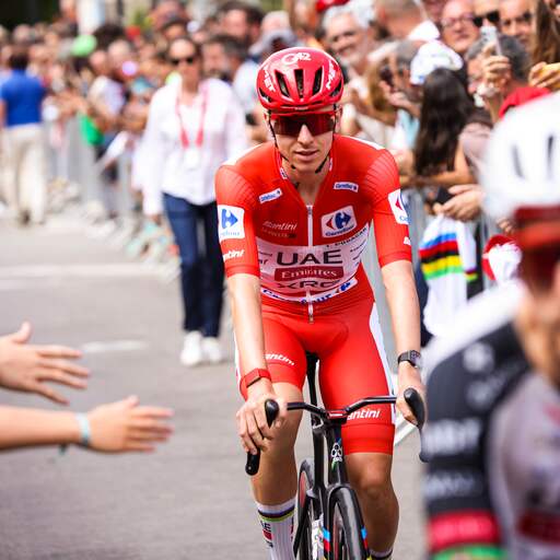 Live Vuelta | Pogacar strijdt in slotfase om ritzege, bekijk de koerssituatie