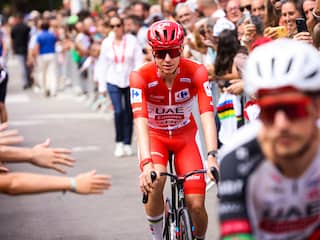 Live Vuelta | Pogacar strijdt in slotfase om ritzege, bekijk de koerssituatie