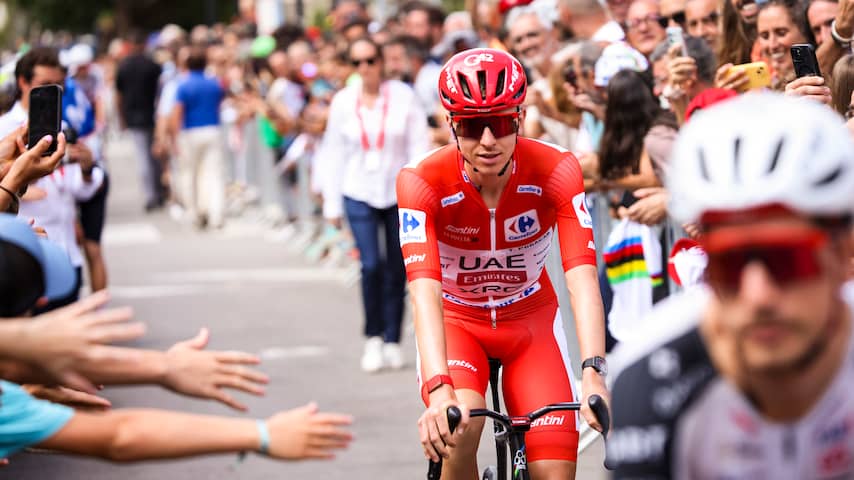 Live Vuelta | Pogacar strijdt in slotfase om ritzege, bekijk de koerssituatie