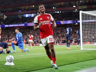 Timber scoort bij Champions League-zege Arsenal, Atlético klopt tiental United