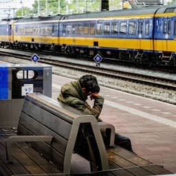Treinverkeer ten zuiden van Rotterdam nog steeds verstoord na stroomstoring
