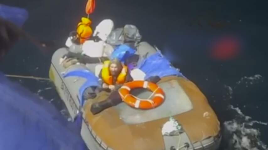 Vissers redden Russische zeiler die 67 dagen op zee dobberde