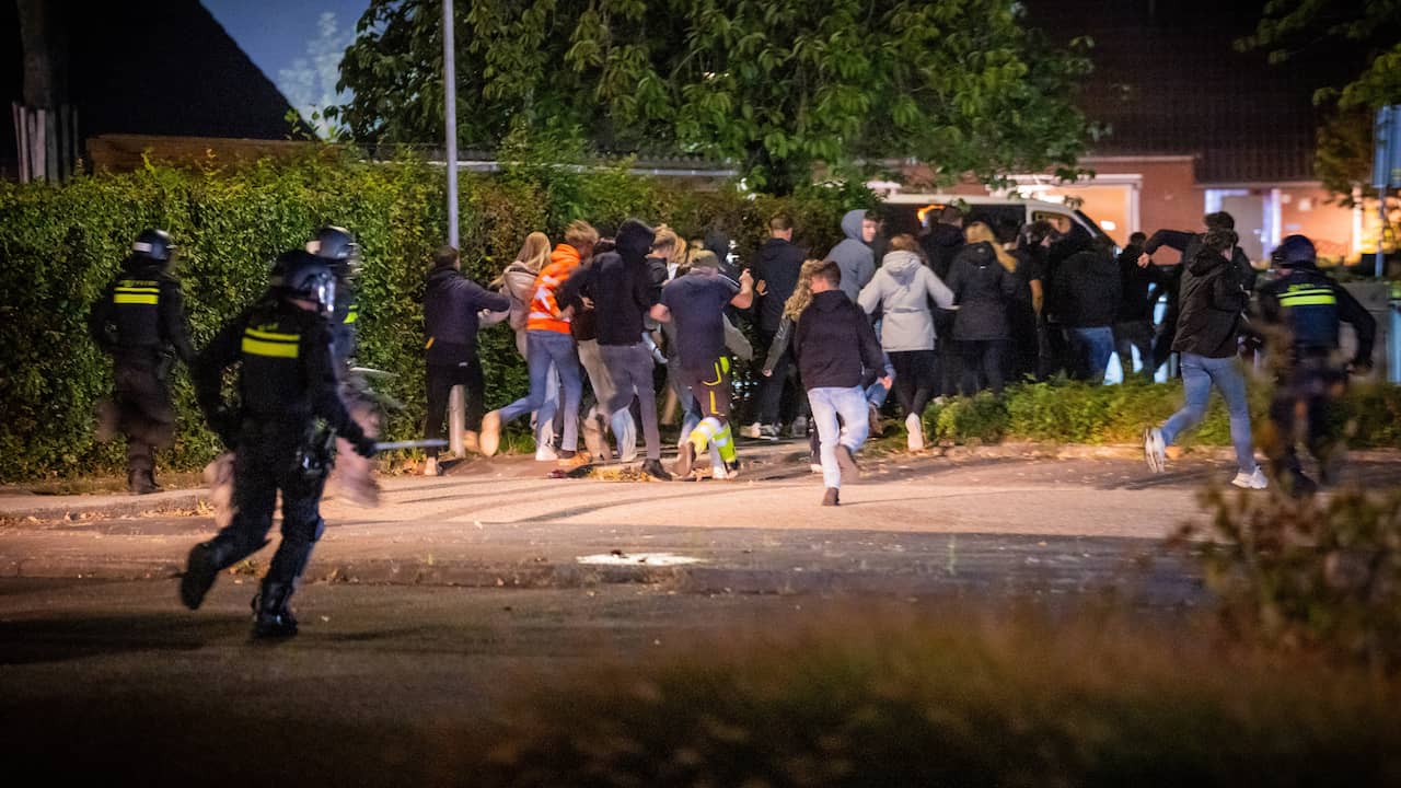 Meerdere arrestaties bij azc-protest in Kesteren na afsteken vuurwerk