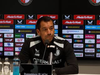 Van Bronckhorst bereidt zich voor op Meerdink: 'We spelen met 12 man'