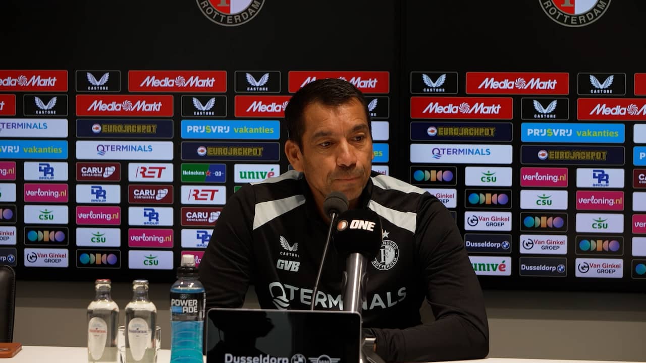 Van Bronckhorst bereidt zich voor op Meerdink: 'We spelen met 12 man'