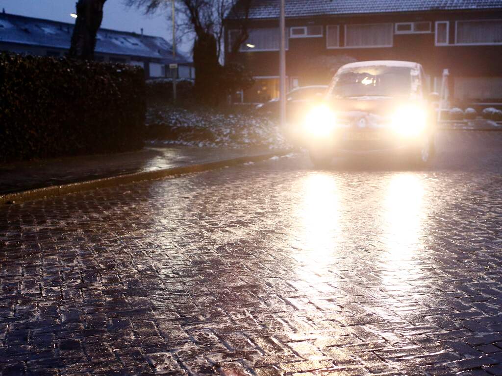 Ook aan het begin van de astronomische lente blijft het bovengemiddeld koud. De dinsdag dat de lente begon was het 's ochtends nog plaatselijk glad door vorst.