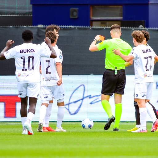 Illustratie bij: KNVB seponeert rode kaart Telstar-spits Thórisson na roerig Eredivisie-weekend
