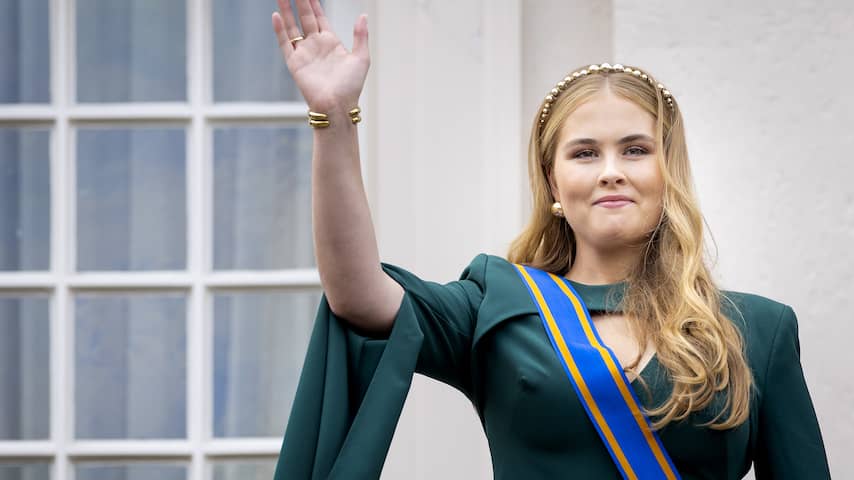 Prinses Amalia schenkt Madrid kleine tulpentuin als dank voor verblijf | Achterklap | NU.nl