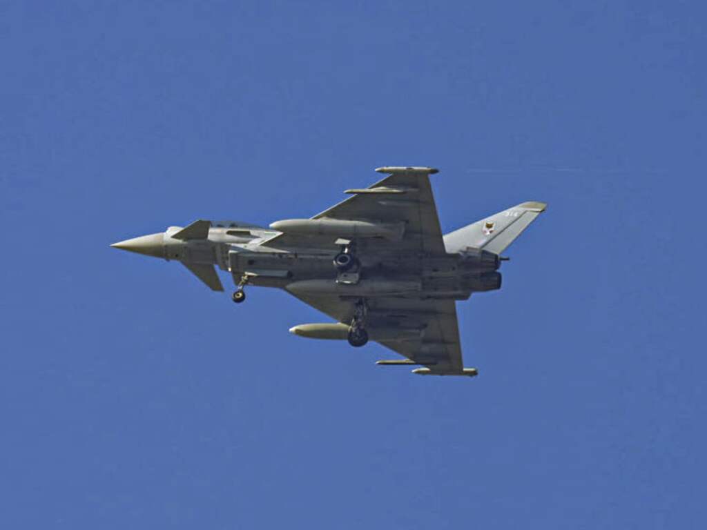 Britse gevechtsvliegtuigen onderscheppen Russisch vliegtuig bij NAVO-grens