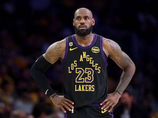 NBA-icoon LeBron James (41) stopt toch niet en tekent bij Philadelphia 76ers