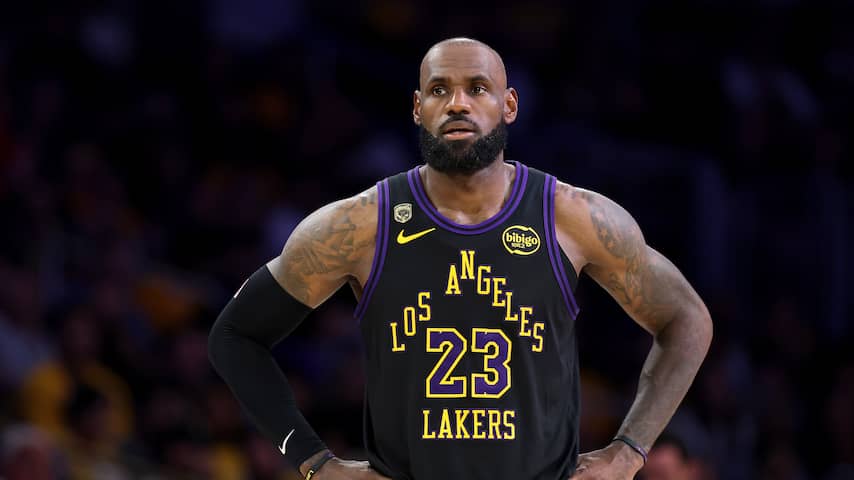NBA-icoon LeBron James (41) stopt toch niet en tekent bij Philadelphia 76ers