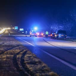 Live weer | Code oranje verlengd in noorden, meerdere Groningse wegen gesloten