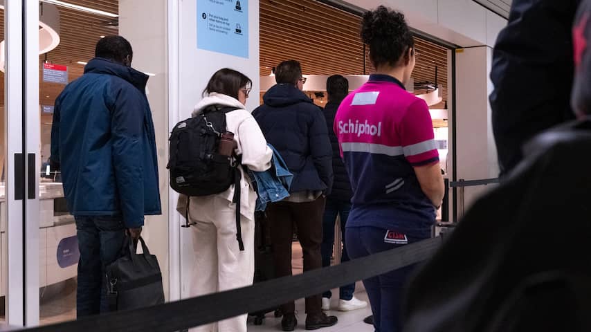 Beveiligers op Schiphol leggen dinsdag en woensdag tijdelijk hun werk neer
