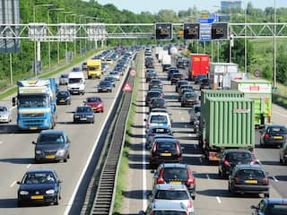 Verkoop nieuwe auto's stijgt licht, vooral elektrische modellen populair