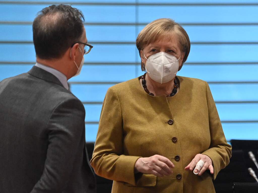 Merkel presenteert wet waarmee regering overal lockdowns kan invoeren