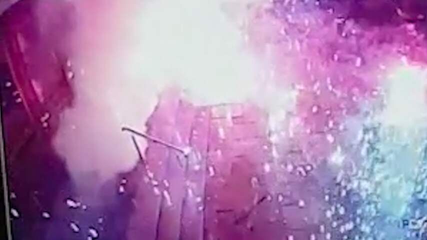 Bewakingsbeelden tonen explosie bij Mieraskerk in Krimpen