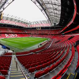 1.700 naamgenoten Cruijff kregen op geboortedag gratis rondleiding in ArenA