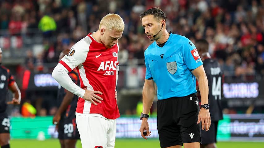 Meerdink zorgt voor verbazing bij AZ met 'Kiprich-penalty': 'Hij is gek'