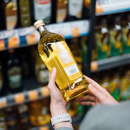 Olijfolie dreigt opnieuw duurder te worden door hitte, droogte en branden