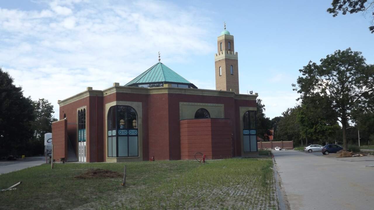 Commando's willen einde aan gebedsoproep moskee