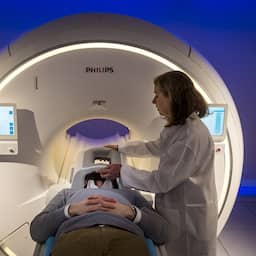 Philips sells more healthcare equipment and benefits from Hormuz blockade