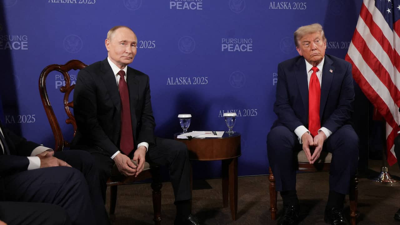 Trump en Poetin ontmoeten elkaar in Alaska: Complimenten en gesprek, maar concrete afspraken ontbreken