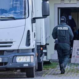 Duitse politie neemt tienduizenden opnames van nazimuziek in beslag