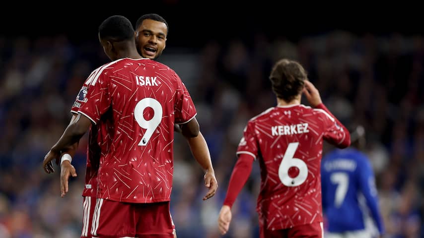Foto bij Gakpo excelleert na transfersoap met twee assists bij zege Liverpool op Ipswich