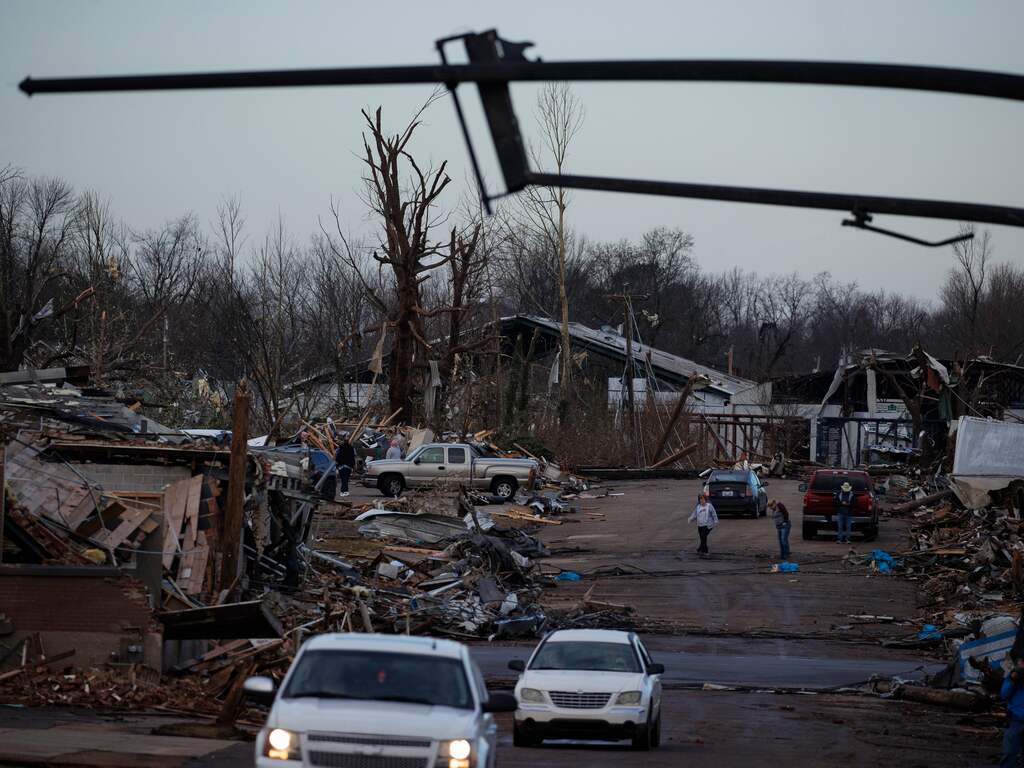 Tornado's laten spoor van vernieling achter in VS