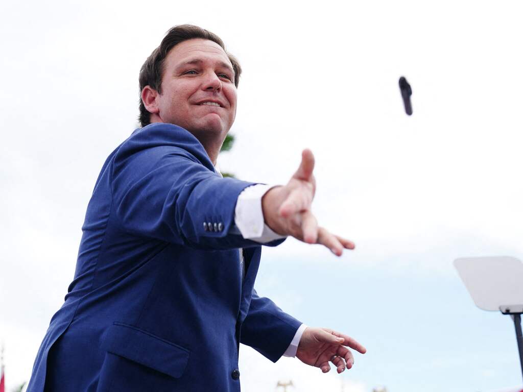 Ron DeSantis gooit pen