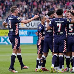 PSV grijpt landstitel op slotdag Eredivisie na spannende strijd met Ajax