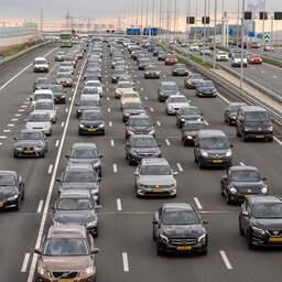 Stapvoets op snelweg door grote onderhoudsoperatie: 'Alles moet nu'