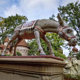 Expert over ophef homoseksuele Ezel in Efteling: 'Niet af te doen als grapje'