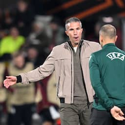 Live Europees voetbal | Van Persie voelt zich beroofd: 'Scheidsrechter zei sorry'