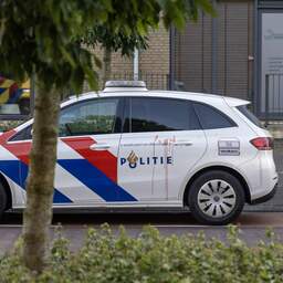 Twee doden en agenten gewond na steekpartij in Hoofddorp, politie lost schoten