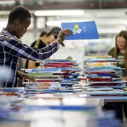 1.500 scholen betalen (nu al) mee aan start-up voor goedkopere schoolboeken