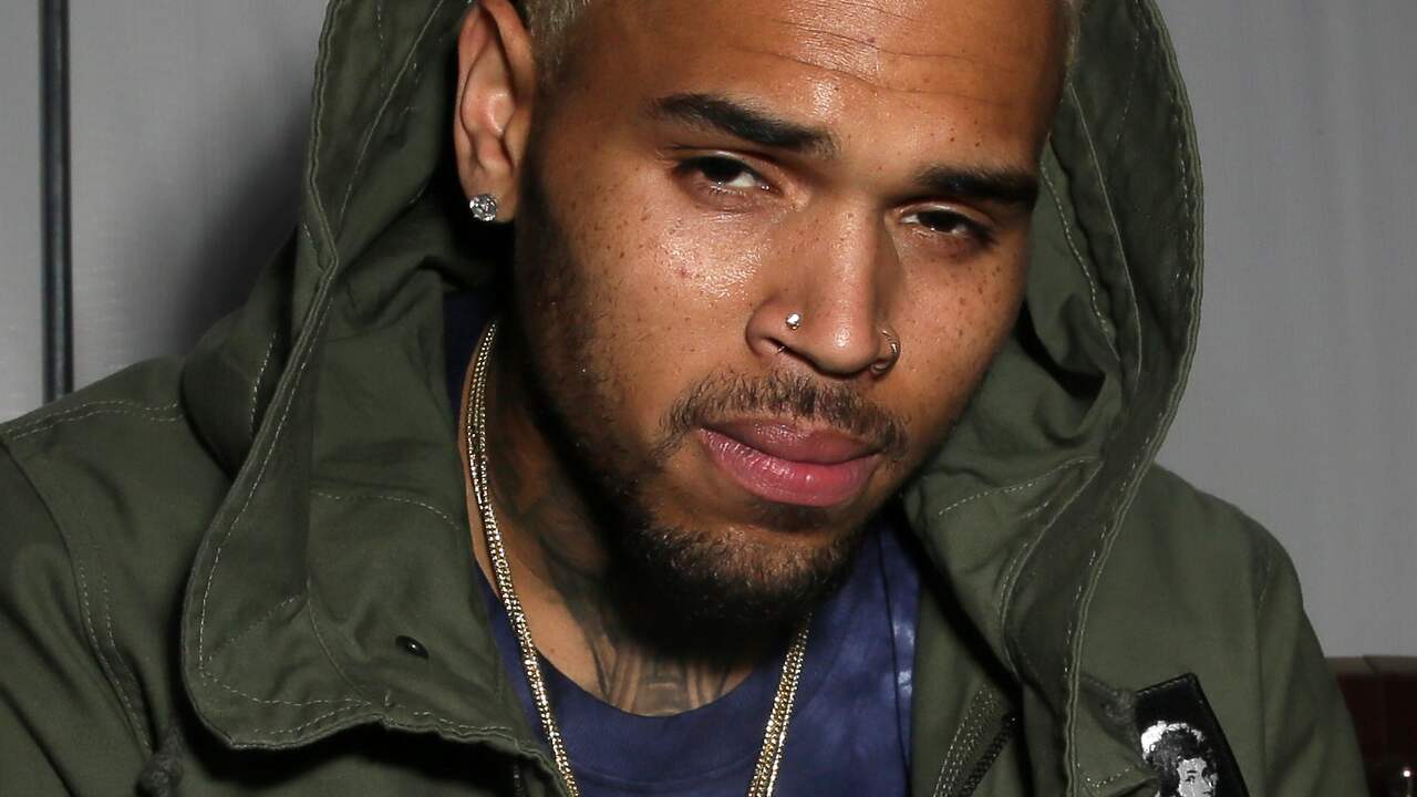 Chris Brown mag vijf jaar geen contact met ex zoeken
