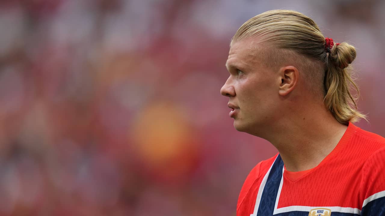 Foto bij Erling Haaland klaagt vliegmaatschappij aan vanwege fotoshop paardenstaart