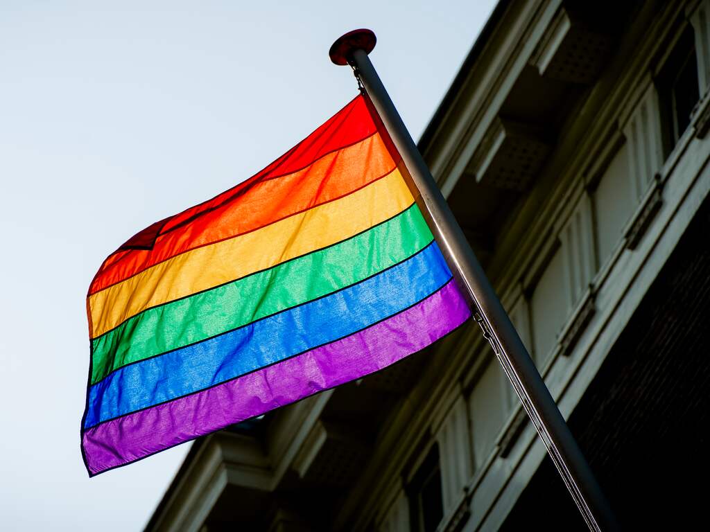 Eigenaar studentenflat verbiedt spullen op gang na brand, ook regenboogvlag