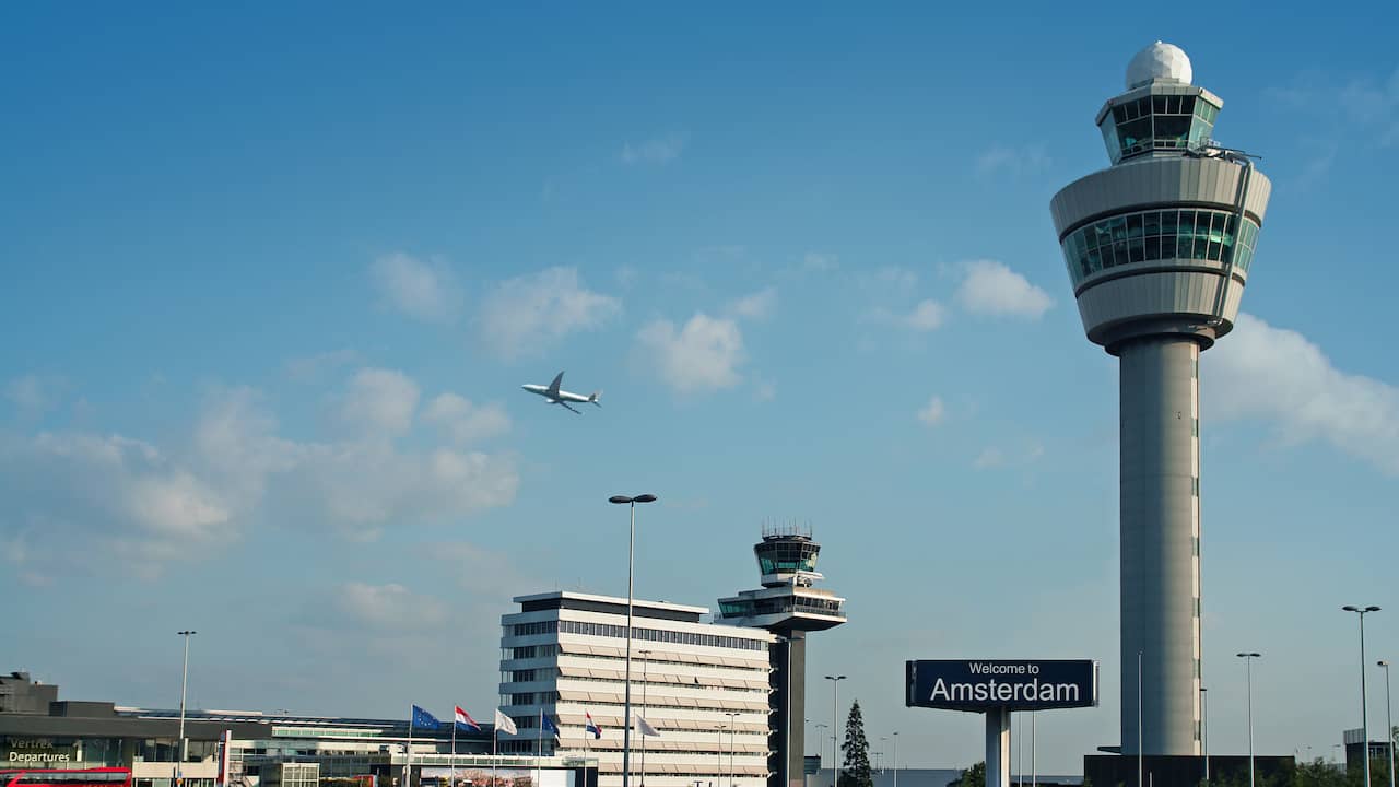 Vliegtuig maakt noodlanding op Schiphol door rook in cabine