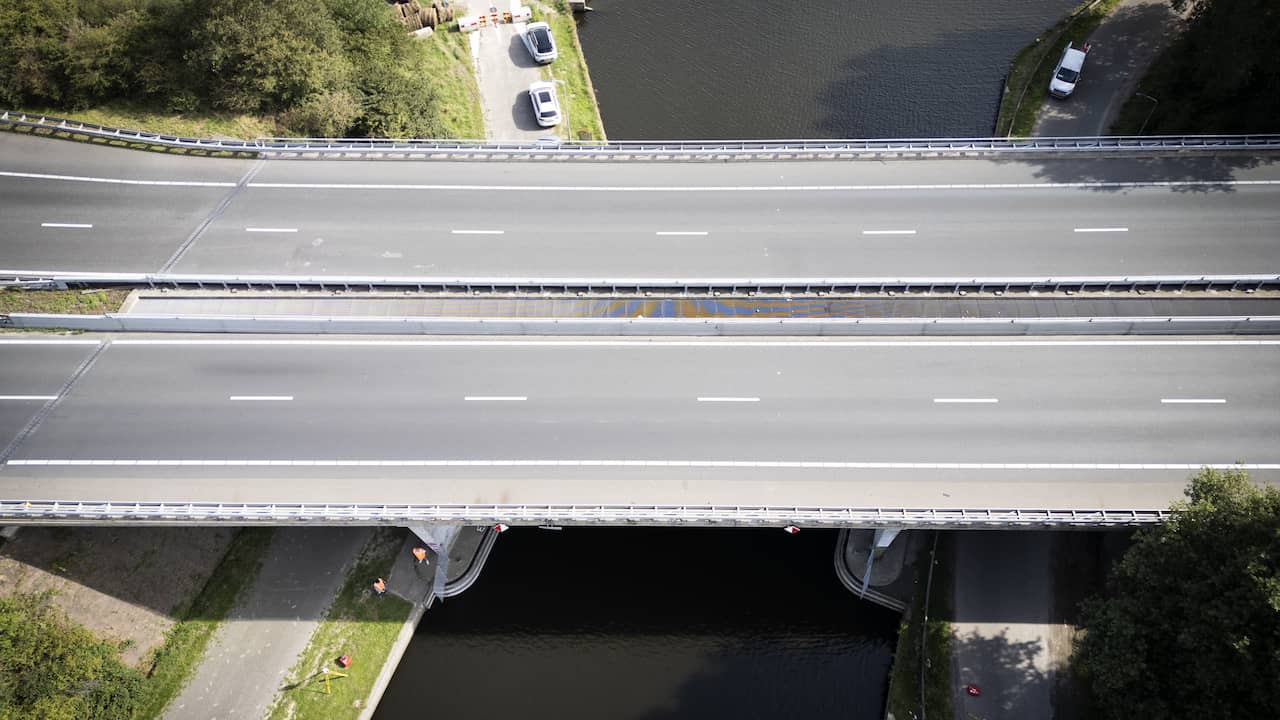 Zand en grind weggespoeld bij brug A28, veiligheid niet gegarandeerd