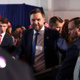 Vance twijfelt of livestream executie plaatsvindt en kijkt er zelf niet naar