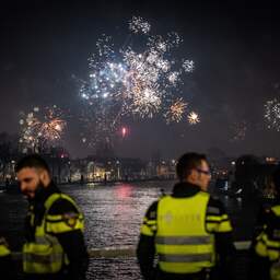 Noodknop politie haperde tijdens Nieuwjaarsnacht: 'Door oog van naald gekropen'