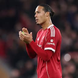 Van Dijk vraagt Liverpool-fans om steun in crisistijd: 'We geven niet op'