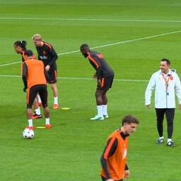 Video | Nederlands elftal trapt lol tijdens laatste training voor wedstrijd