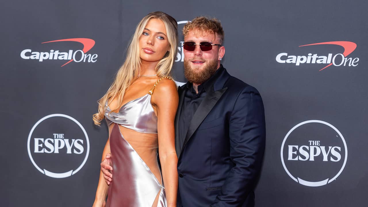 Jutta Leerdam en Jake Paul verschijnen op de rode loper